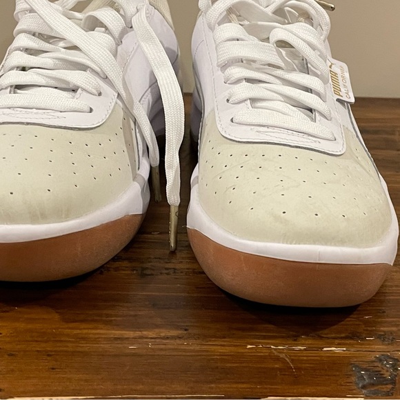 New white women’s Puma sneakers, size 8.5 - Picture 4 of 7